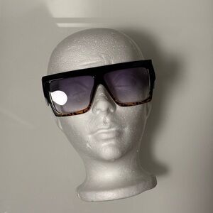 🔹SOLD🔹Elizabeth and James Black and Tortoise Sunglasses